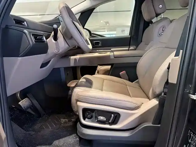 Li Auto Li MEGA — миниатюра 6