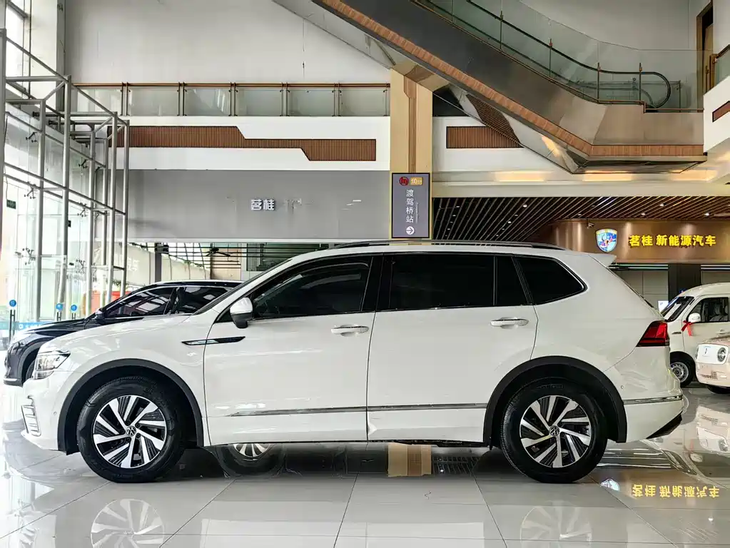 Volkswagen Tiguan L PHEV 430PHEV Plug-in Hybrid Flagship Edition, фото 4