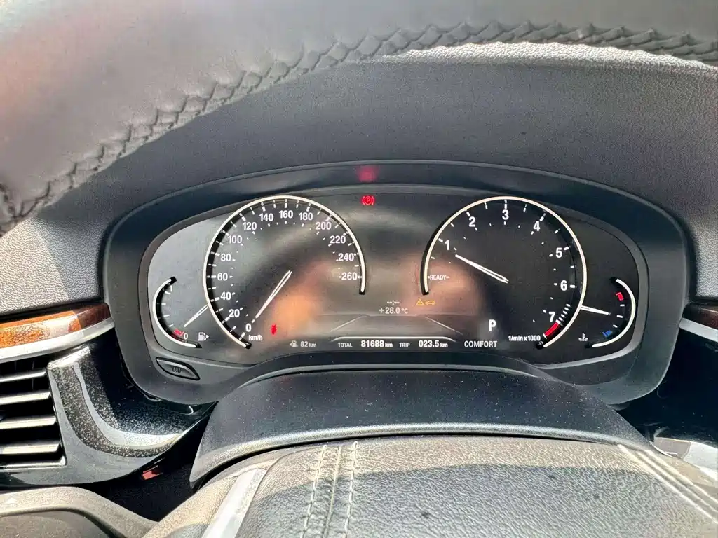 BMW 5 Series — миниатюра 9