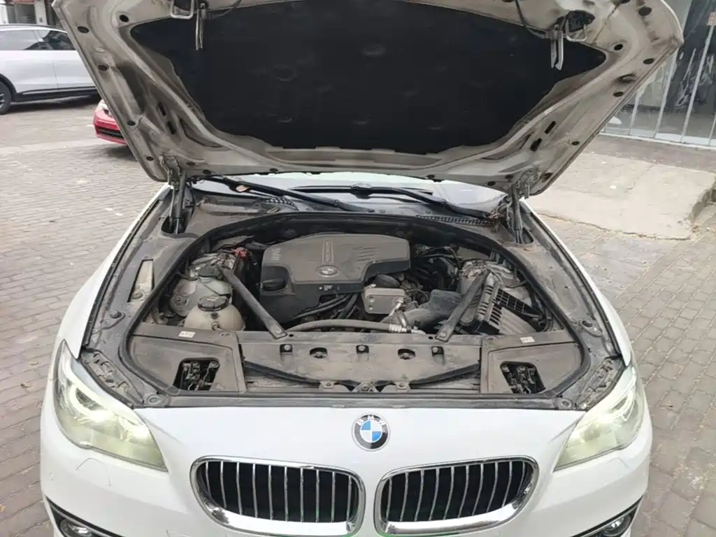 BMW 5 Series — миниатюра 20