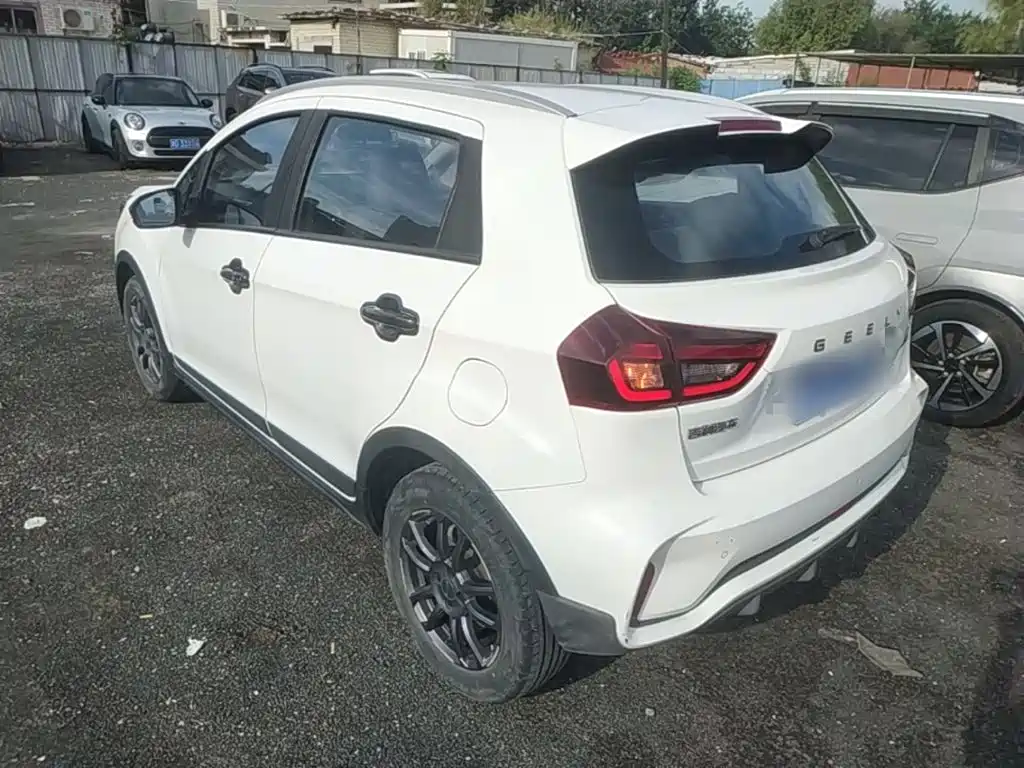 Geely Vision X3 — миниатюра 5