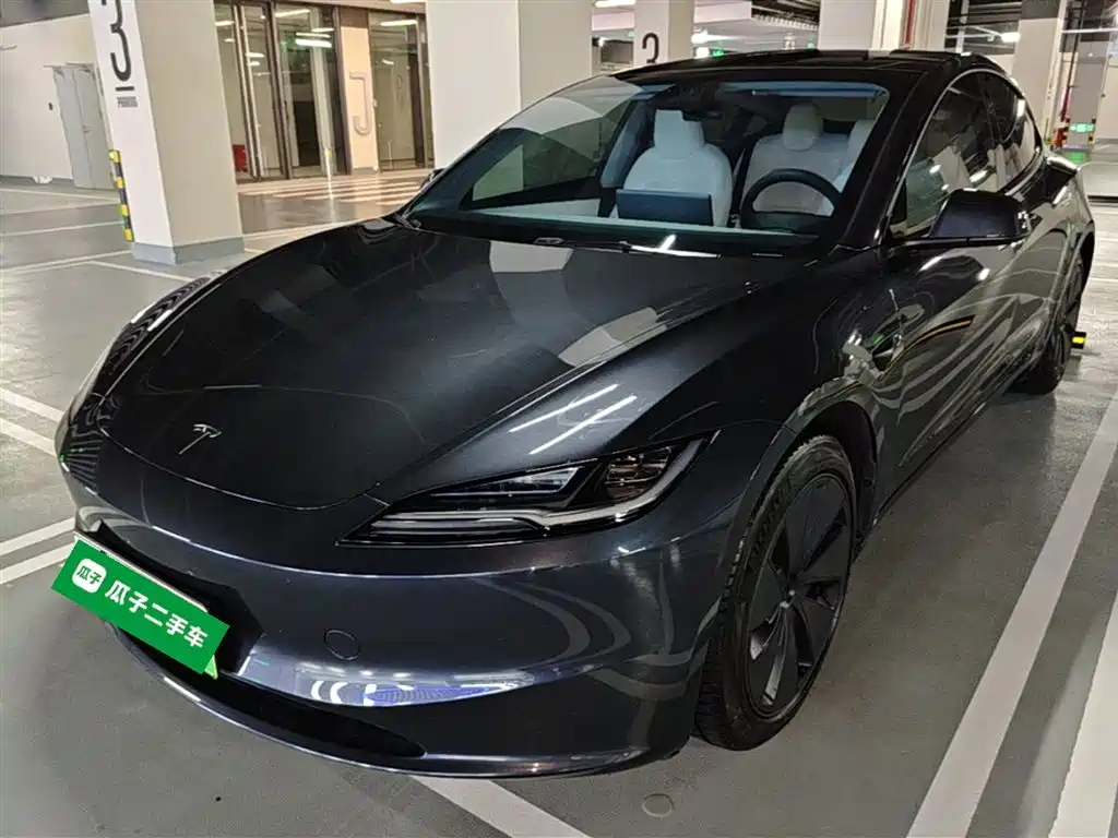 Tesla Model 3 2024