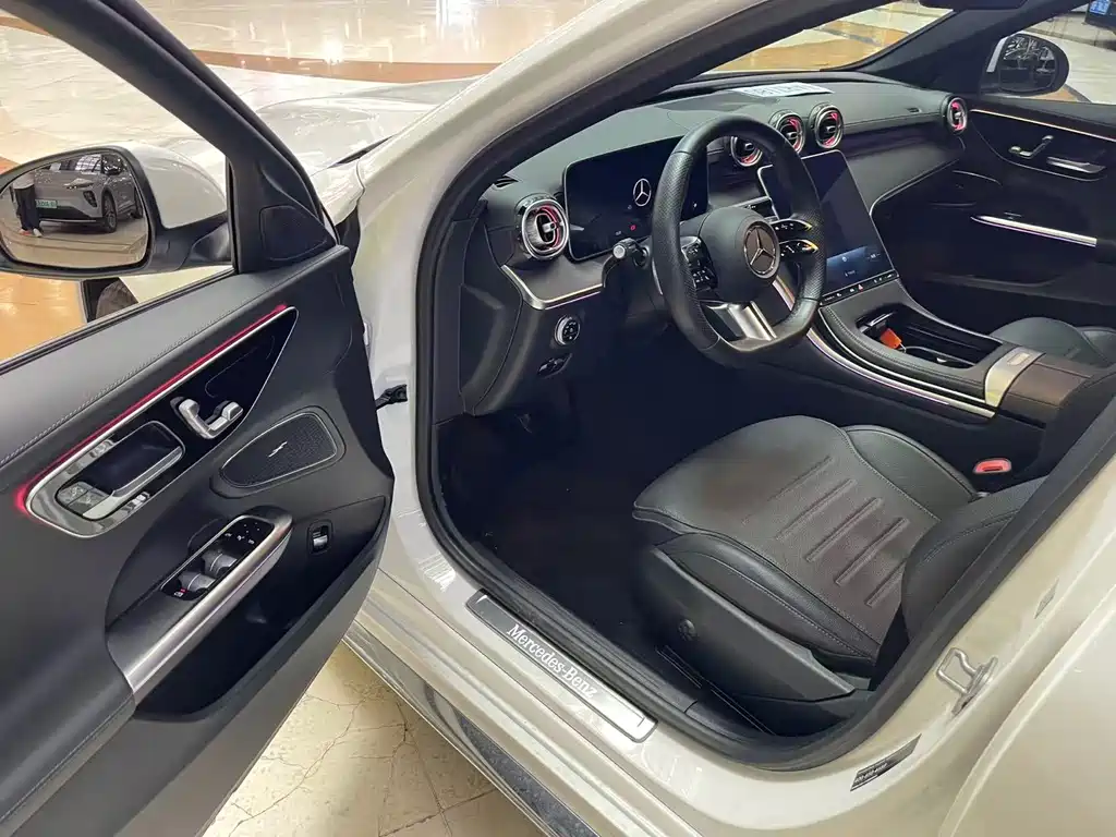 Mercedes-Benz C-Class — миниатюра 6