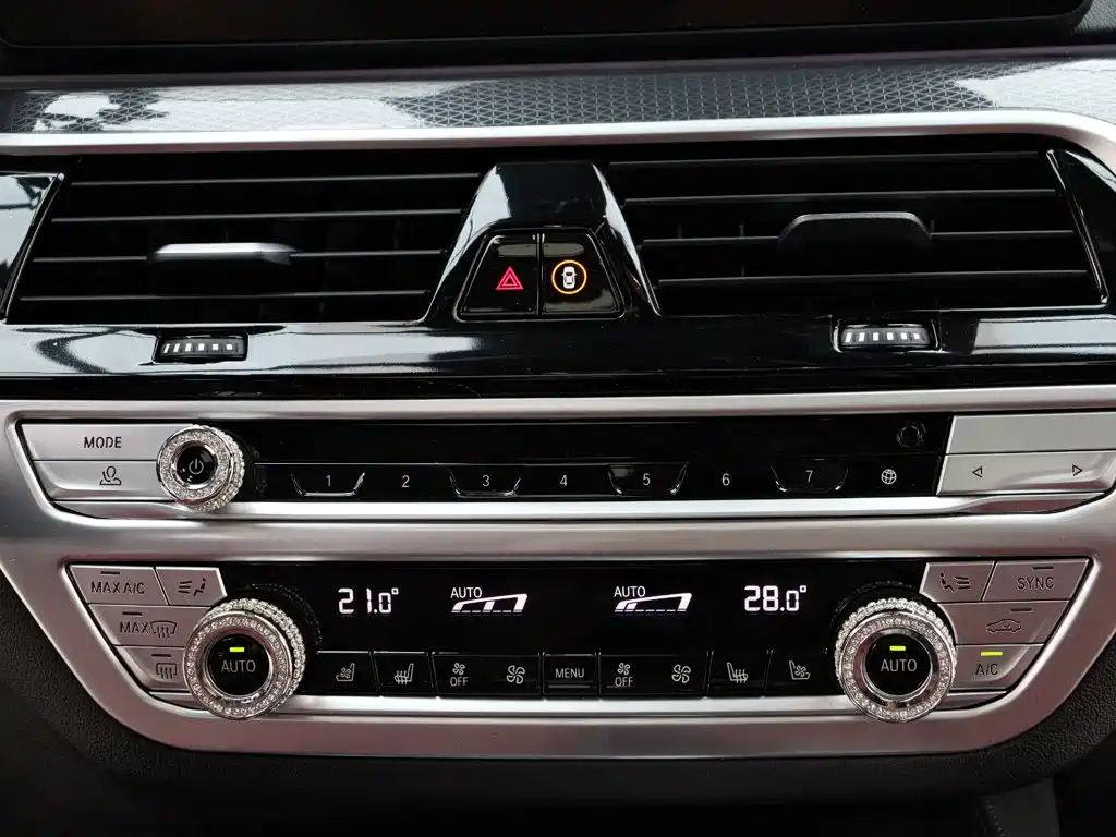 BMW 5 Series New Energy — миниатюра 19