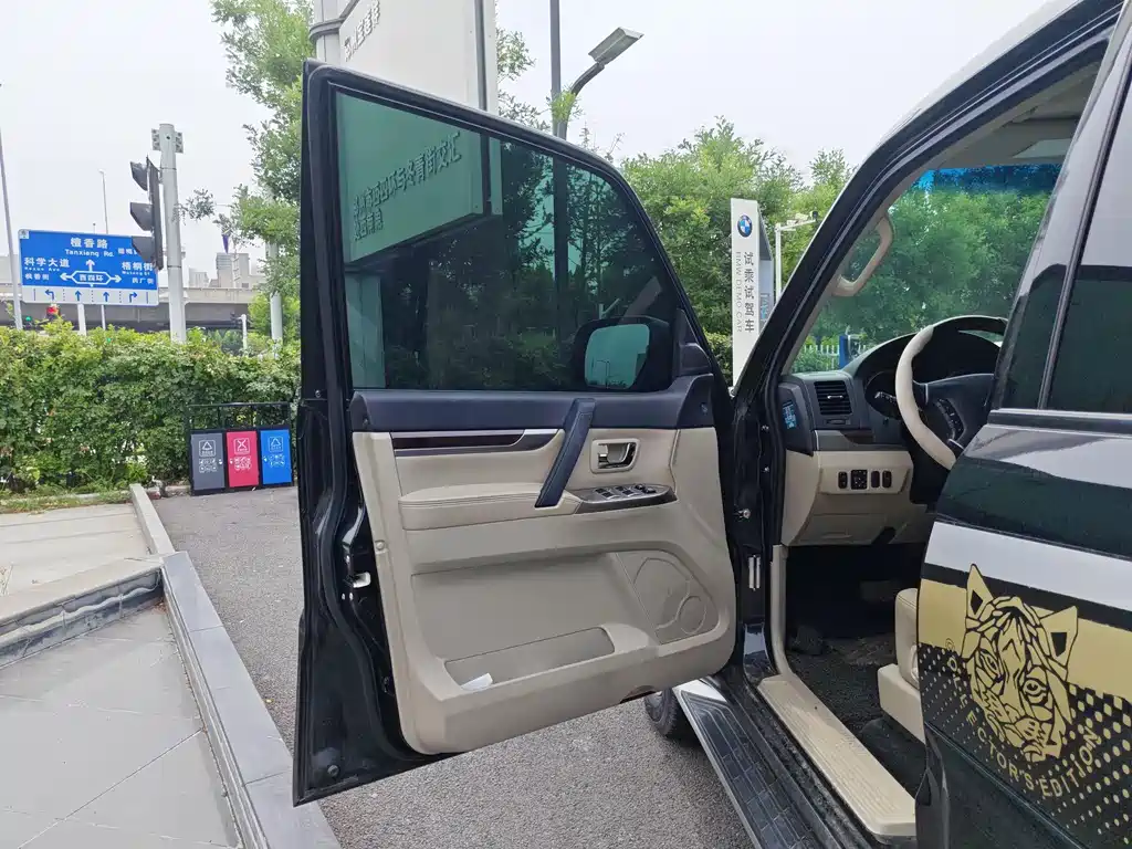 Mitsubishi V97 2018 3.8L