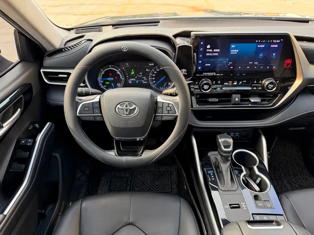 Toyota Highlander — миниатюра 12