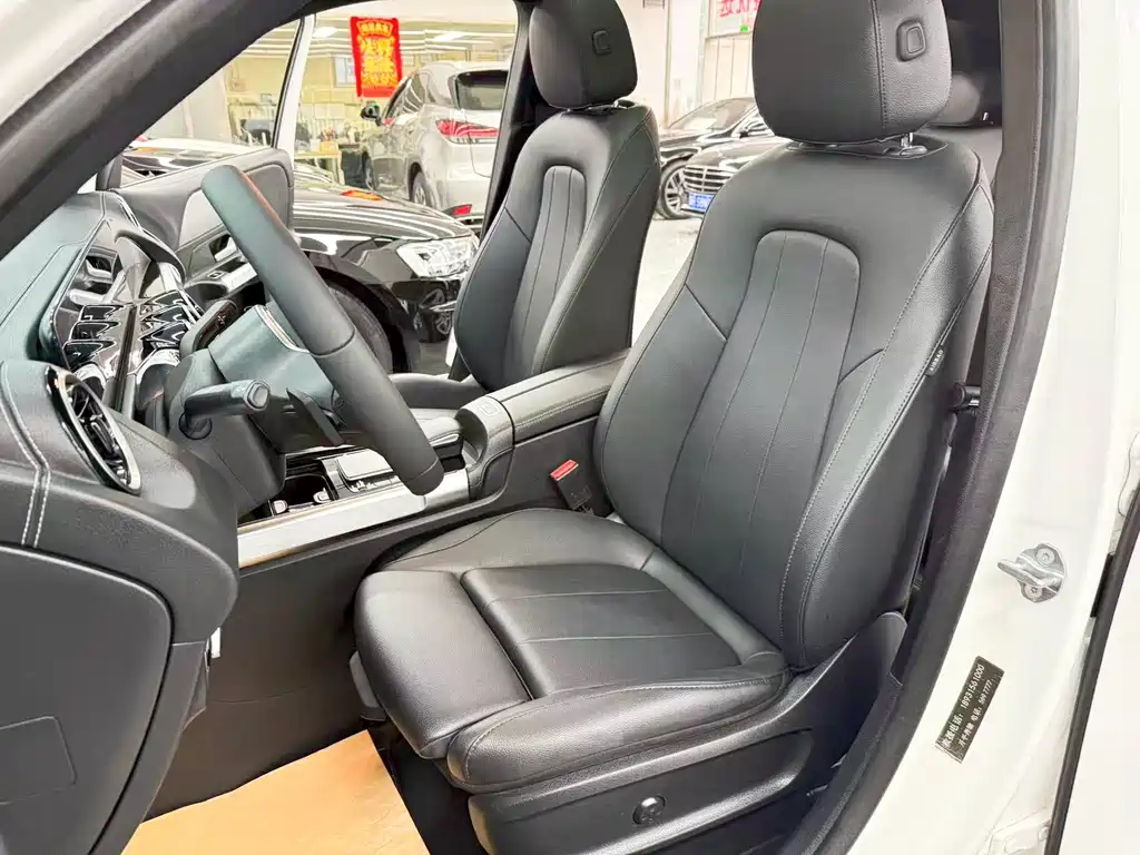 Mercedes-Benz GLB — миниатюра 13