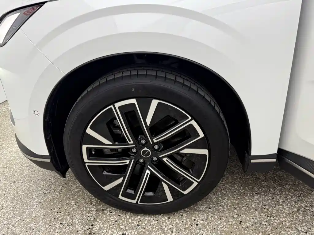 Volvo гибрид Volvo XC70 plug-in — миниатюра 12