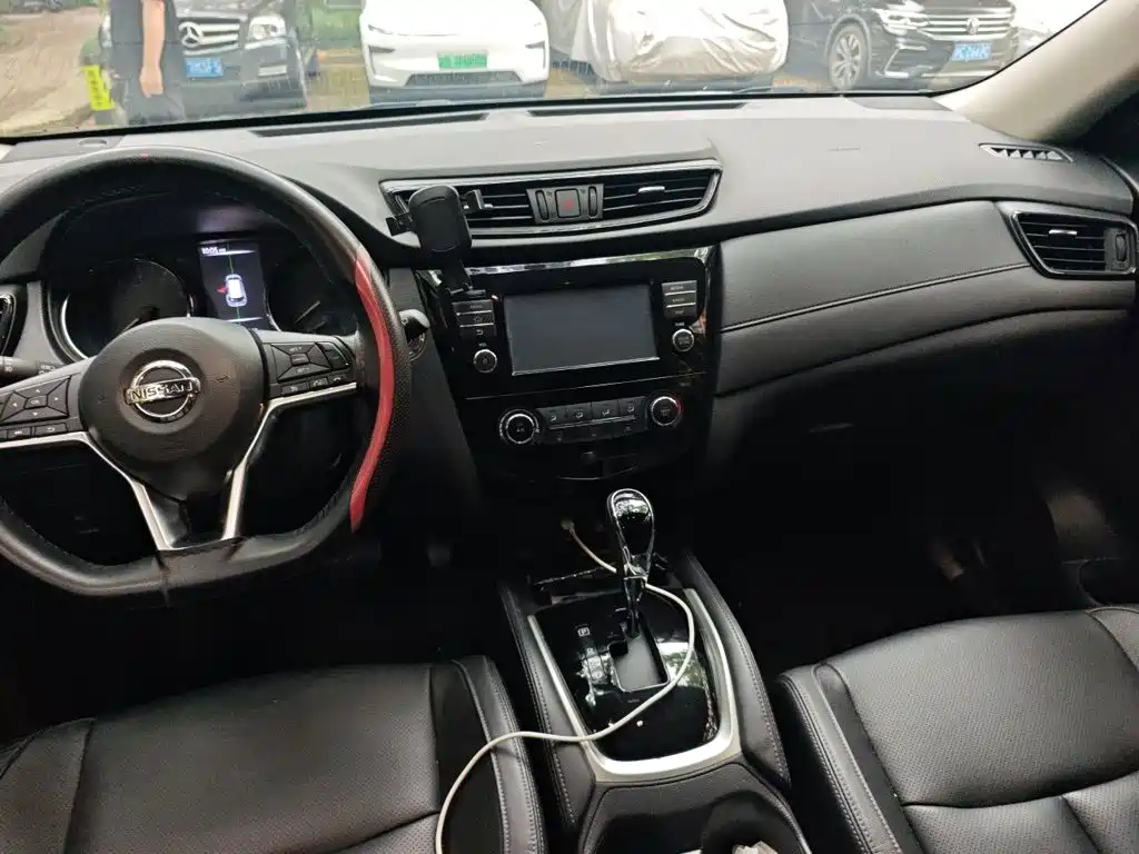 Nissan X-Trail — миниатюра 10