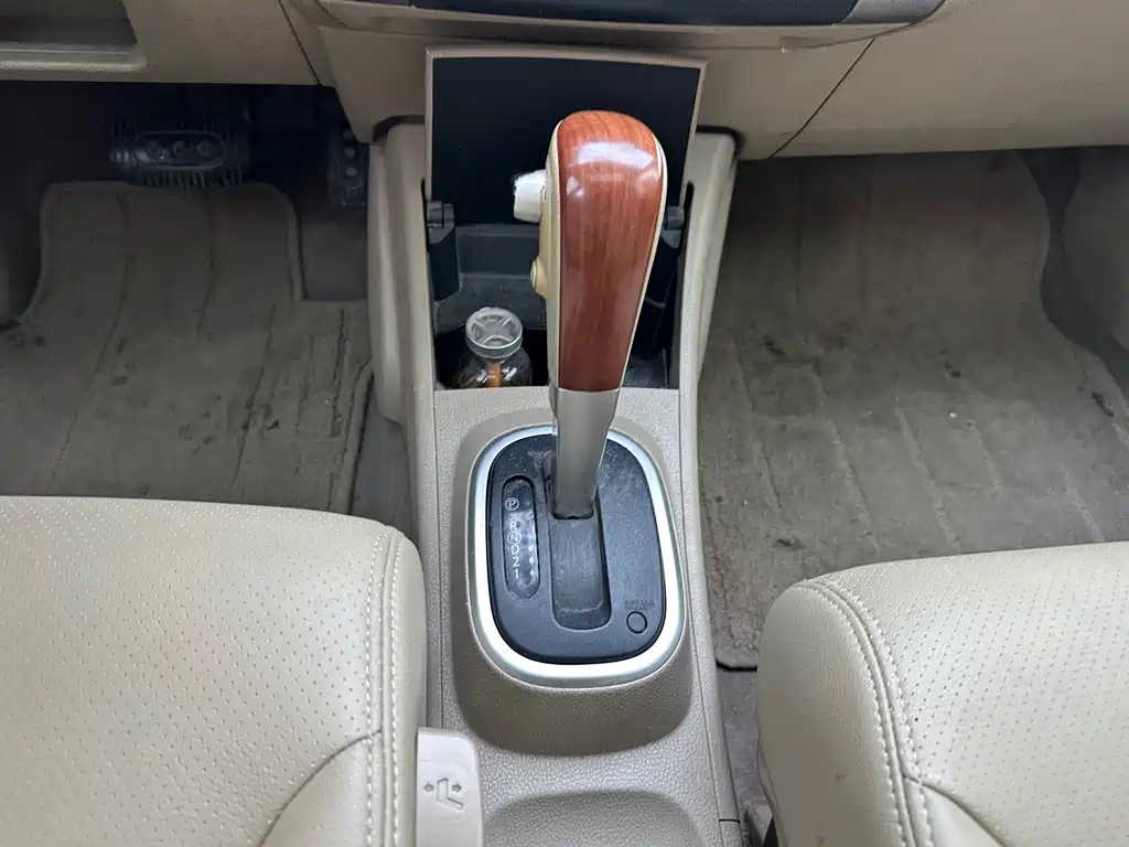 Nissan Tiida 2008 1.6L AT