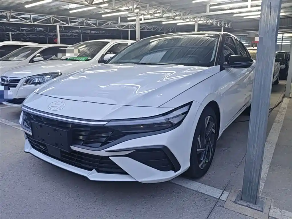 Hyundai Elantra 2025