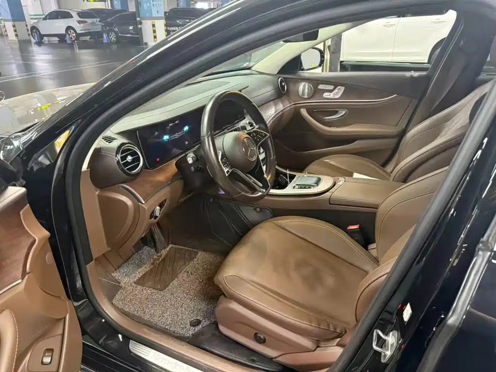 Mercedes-Benz E-Class — миниатюра 6