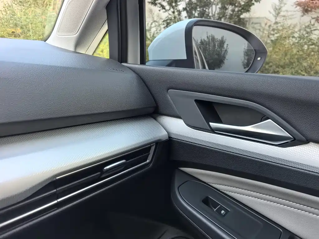 Volkswagen Golf — миниатюра 17