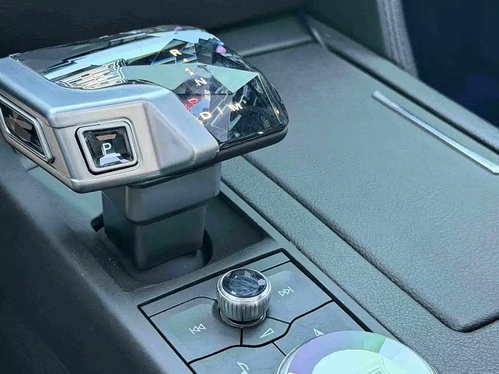Cadillac CT6 — миниатюра 13
