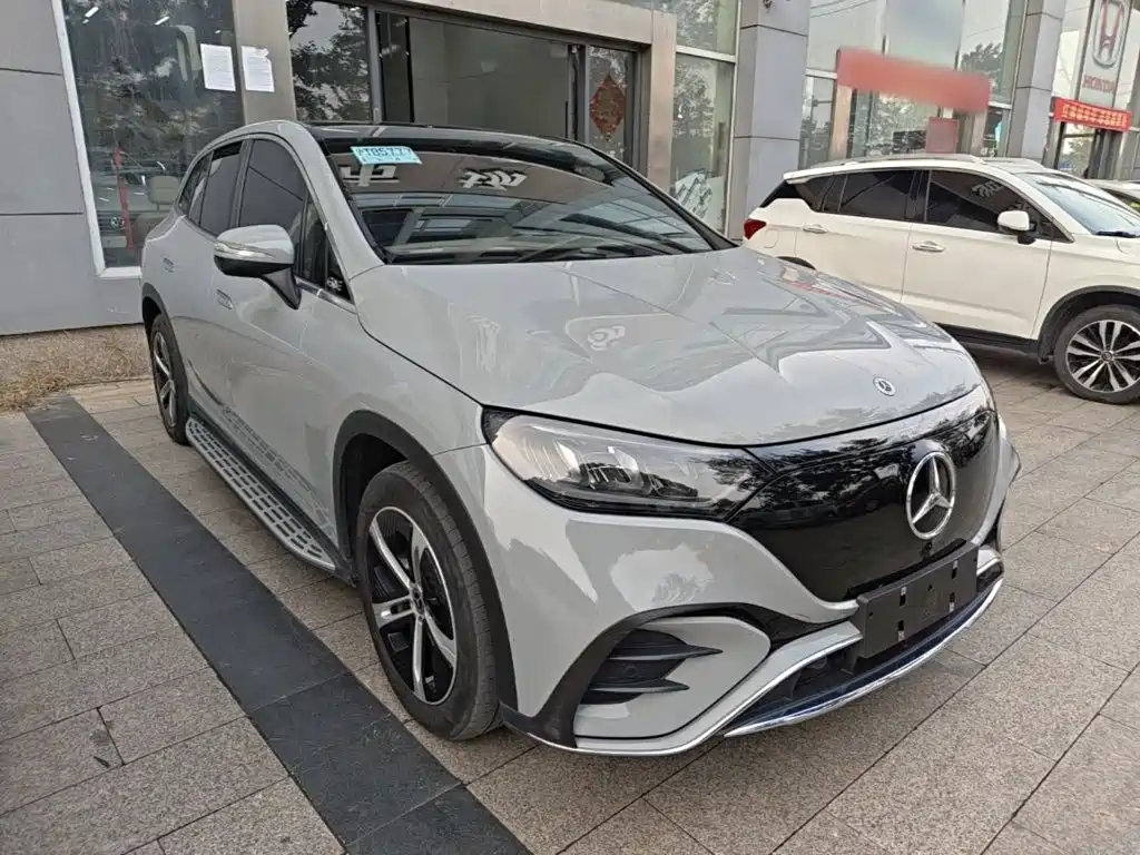 Mercedes-Benz EQE SUV — миниатюра 4