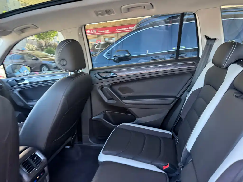 Volkswagen Tiguan L — миниатюра 11