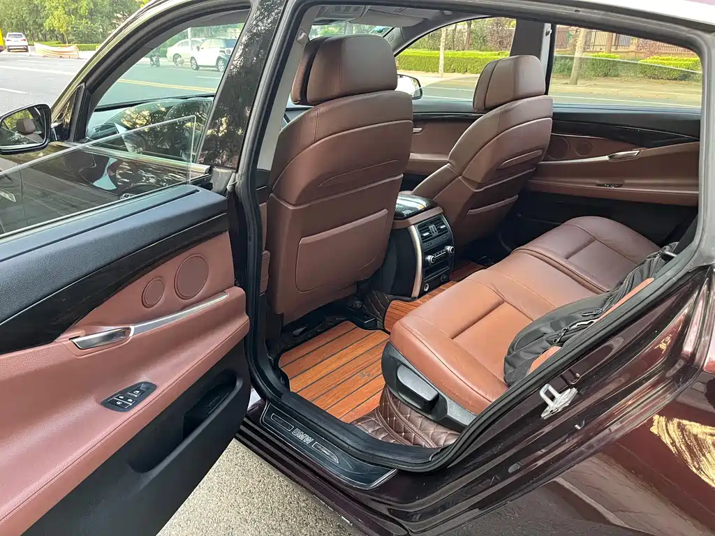 BMW 5 Series GT — миниатюра 8