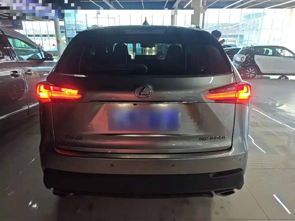 Lexus NX — миниатюра 6