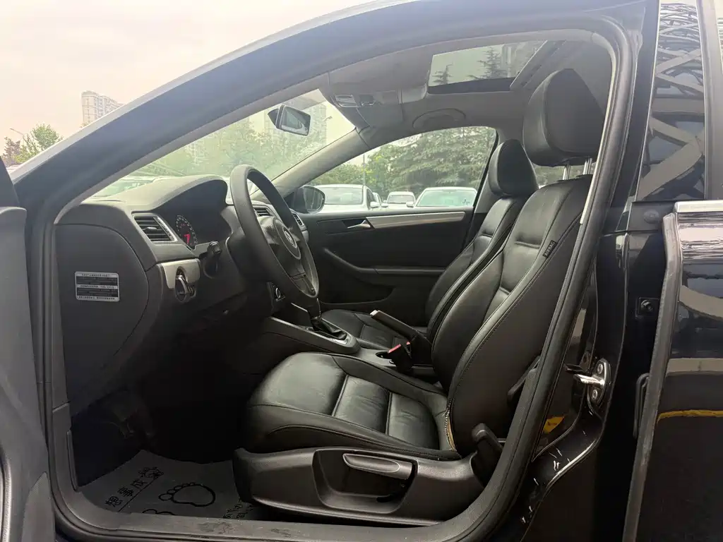 Volkswagen Sagitar — миниатюра 4