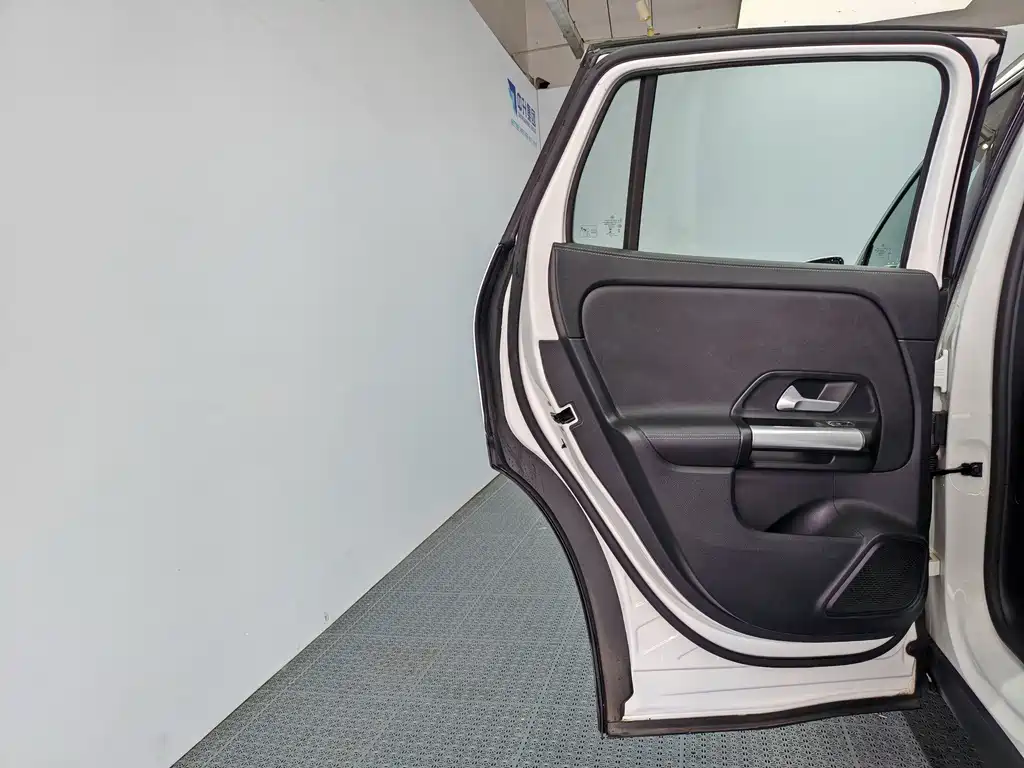 Mercedes-Benz GLA — миниатюра 14