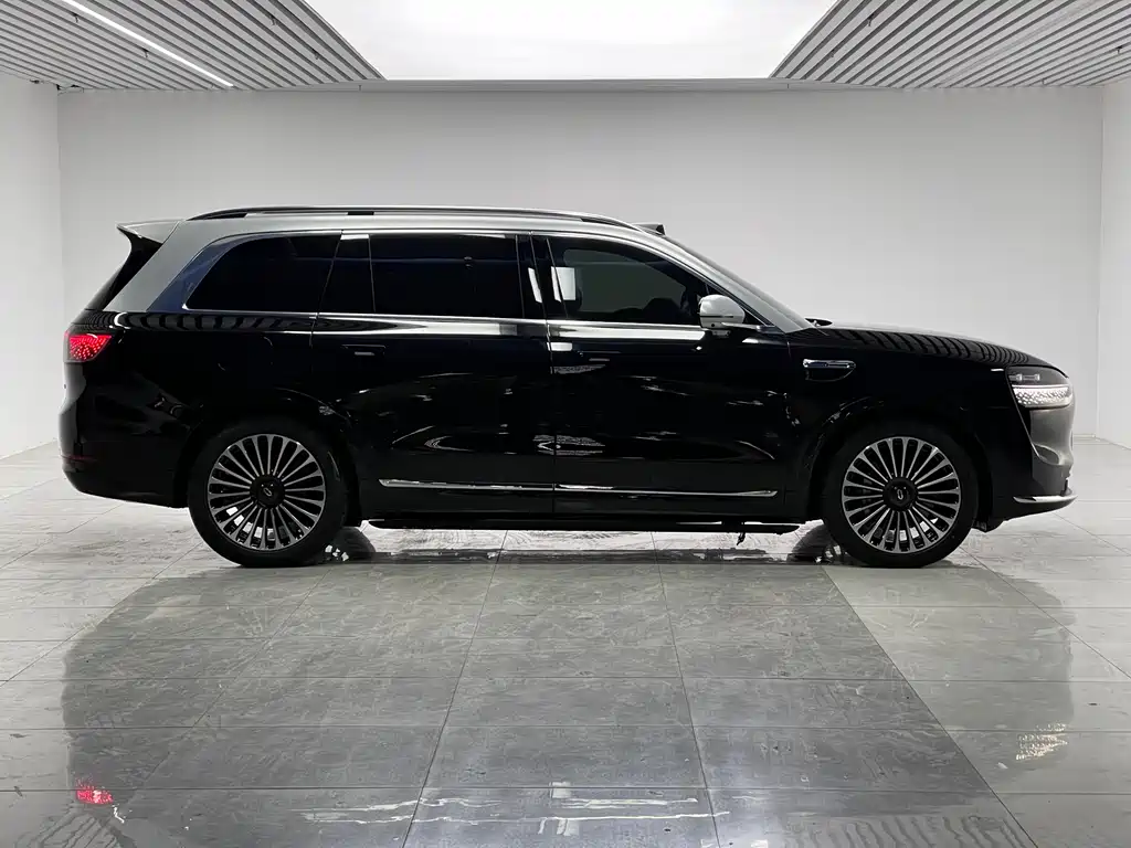 AITO ASK THE WORLD M9