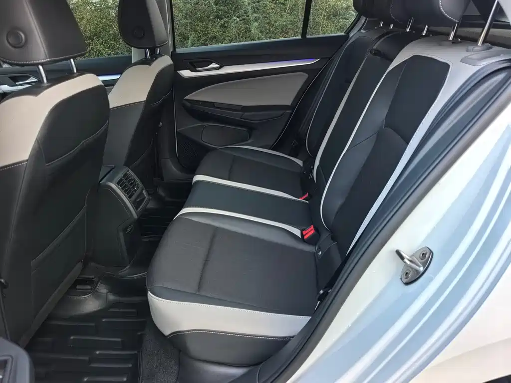 Volkswagen Golf — миниатюра 11