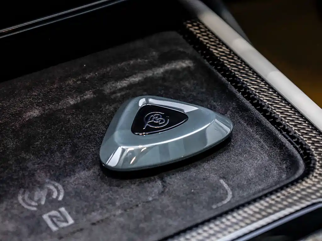 LOTUS SPORTS CAR EMEYA FLOWERS