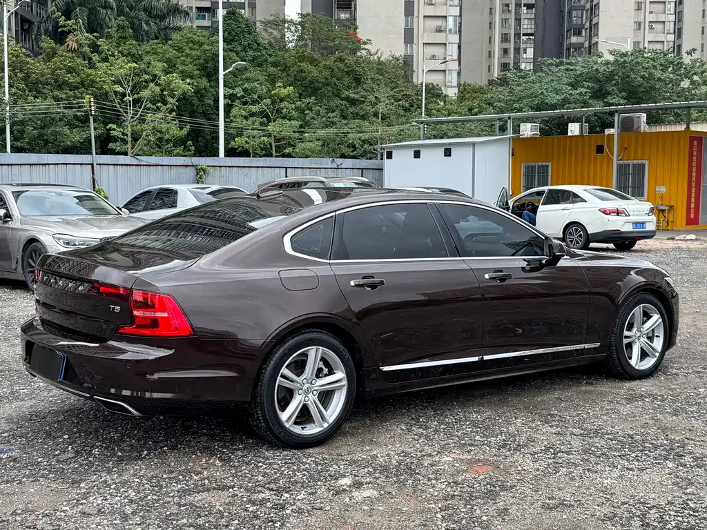 Volvo S90 2020 T5 Luxury