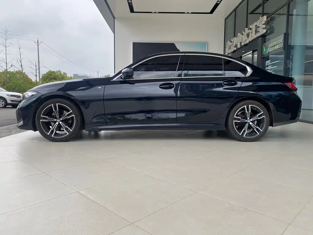 BMW 3 Series 3 2023 325i M Sport