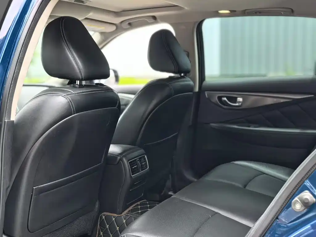 Infiniti Q50L 2016 2.0T Enjoy