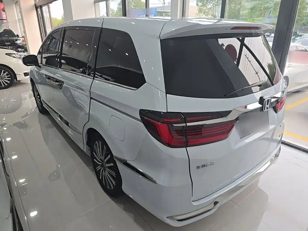 Honda Elysion — миниатюра 5