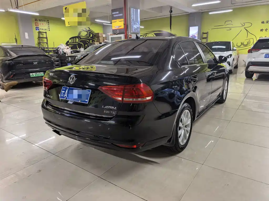 Volkswagen Lavida — миниатюра 5