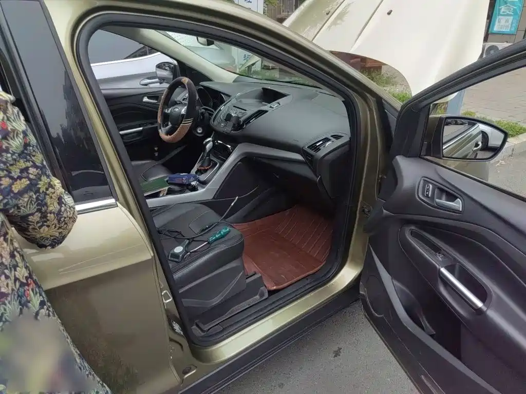Ford Kuga — миниатюра 18
