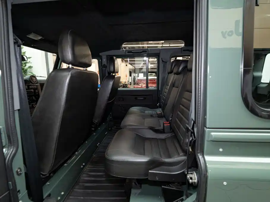 Land Rover Defender — миниатюра 9