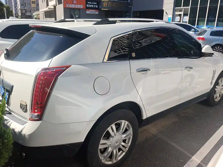 Cadillac SRX — миниатюра 3