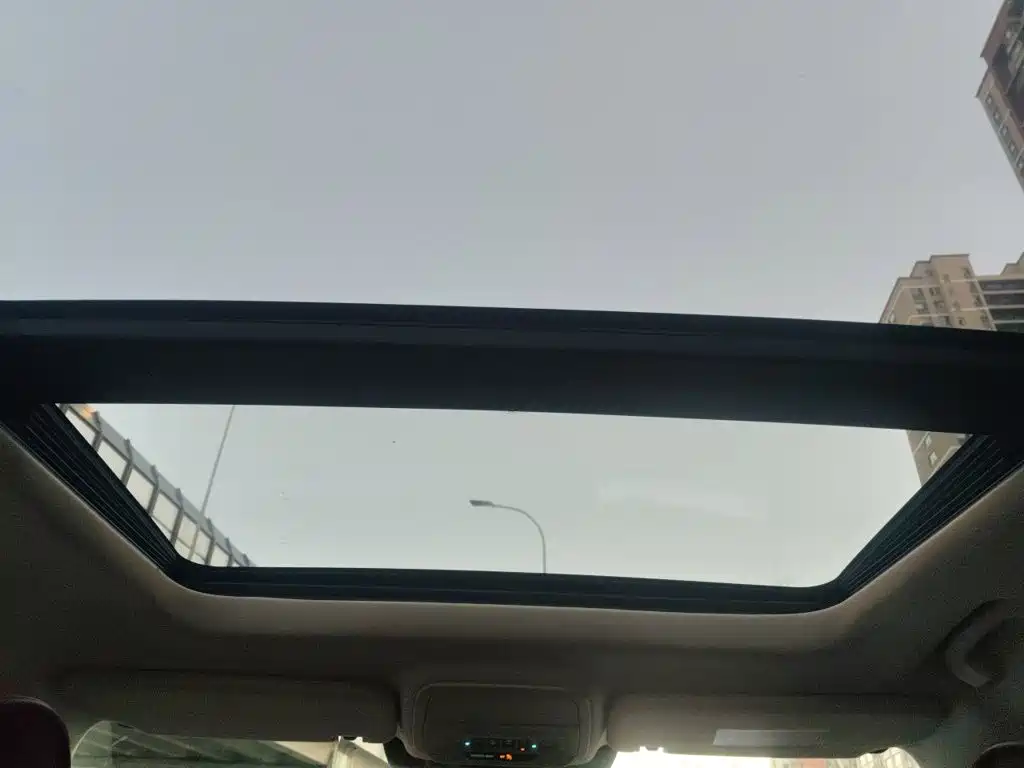 Ford Explorer — миниатюра 9