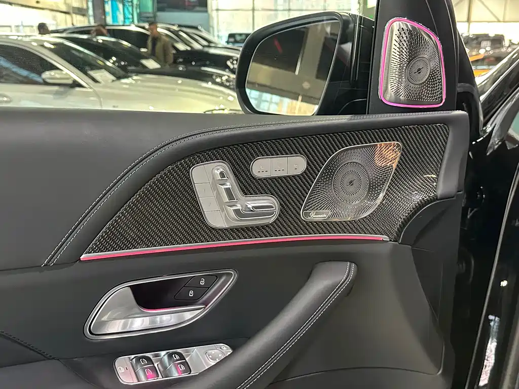 MERCEDES-BENZ GLS AMG