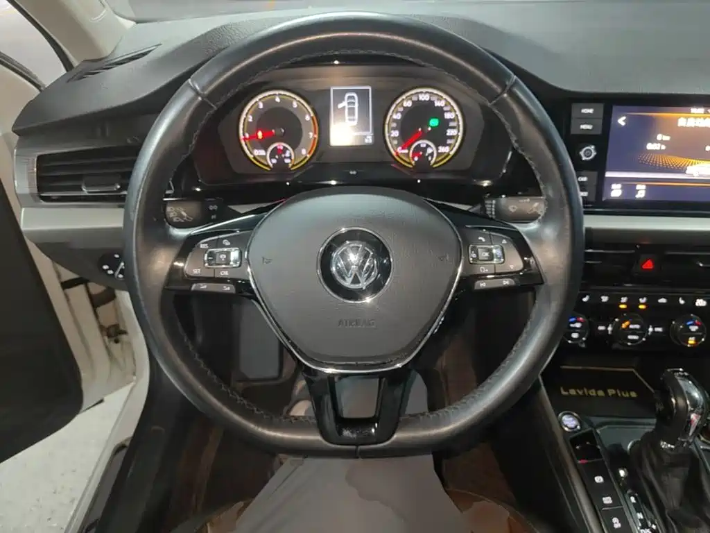 Volkswagen Lavida — миниатюра 11