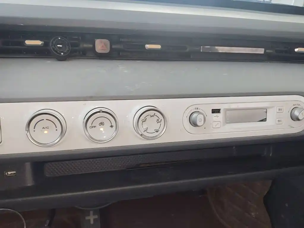 Wuling MINIEV — миниатюра 13