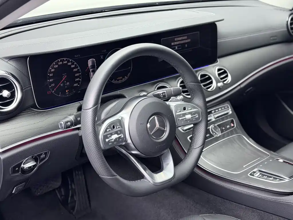 MERCEDES-BENZ E CLASS