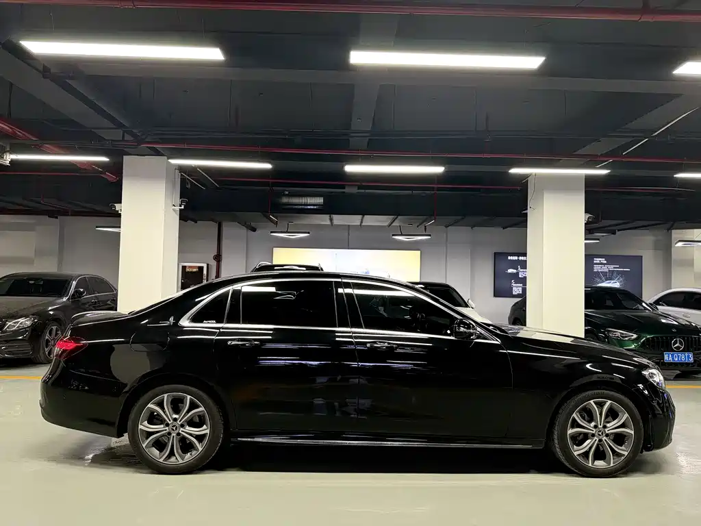 MERCEDES-BENZ E CLASS