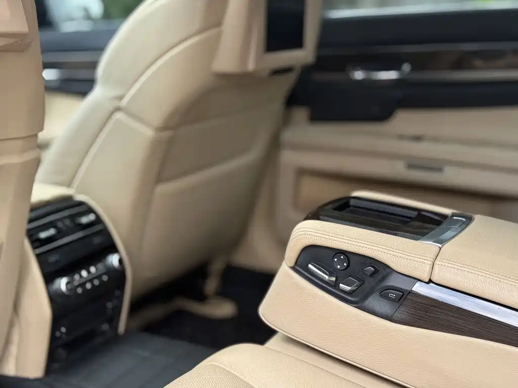 BMW 7 Series 7 2009 740Li Luxury