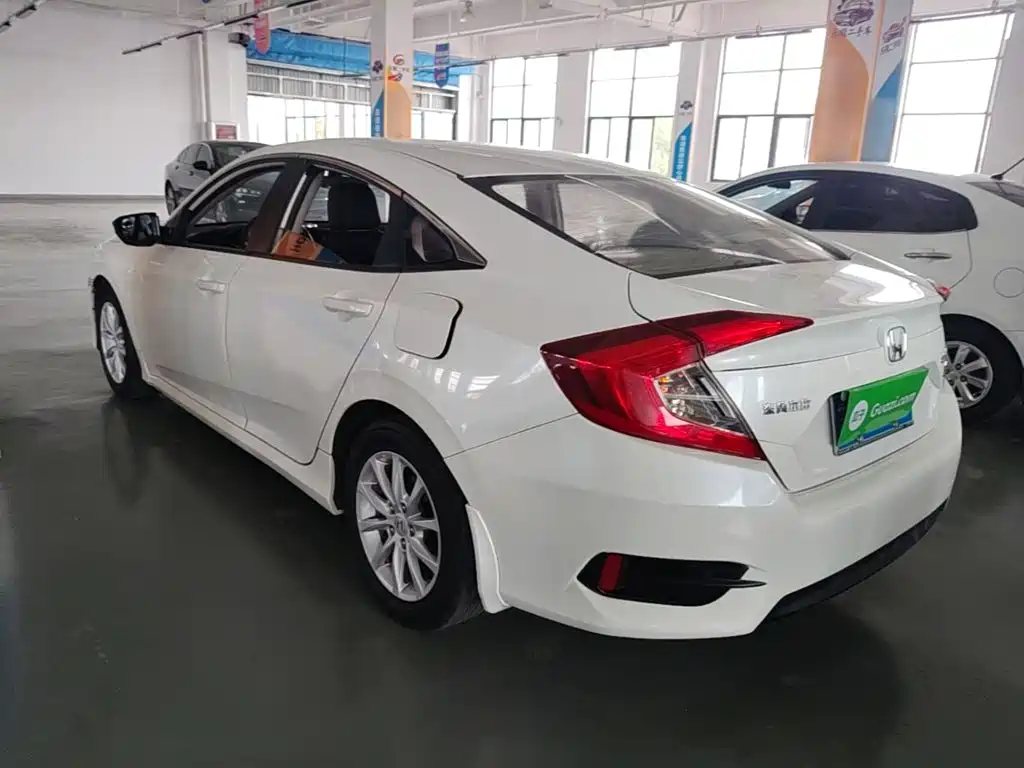 Honda Civic — миниатюра 5