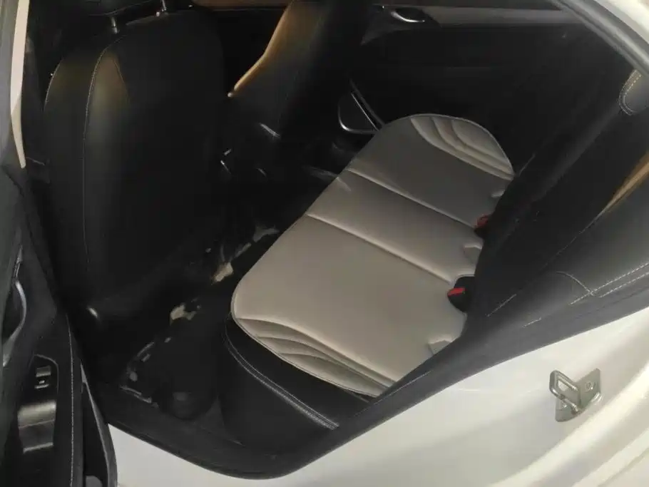 Geely Emgrand — миниатюра 11