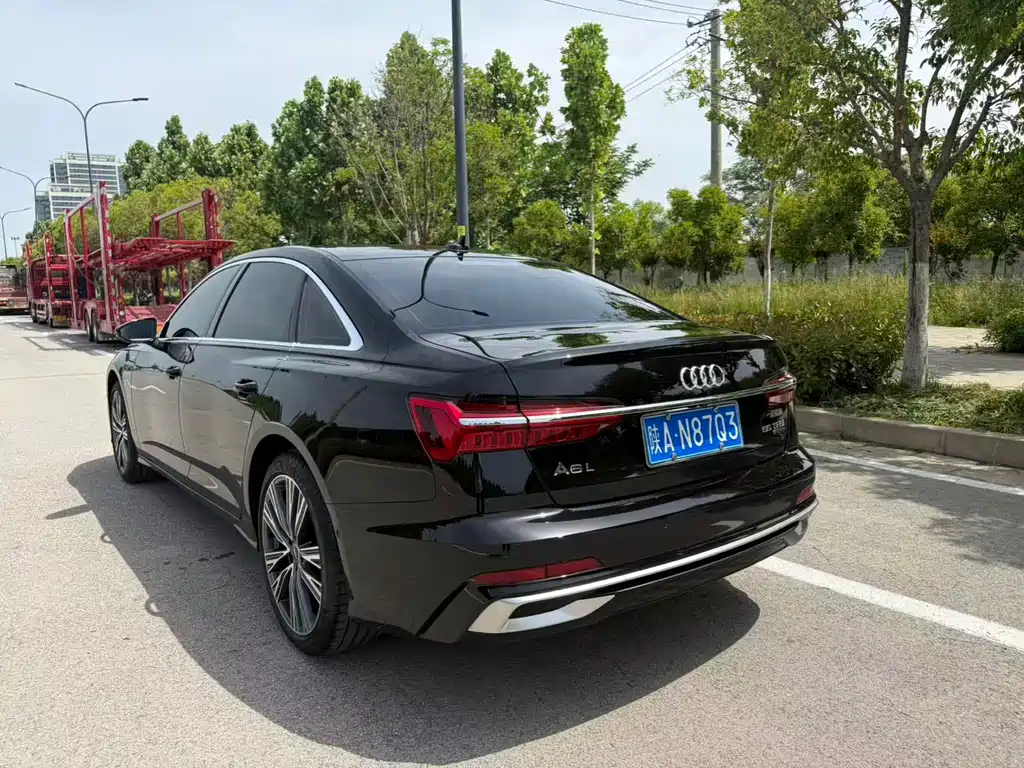 Audi A6L 2023 55 TFSI quattro Premium