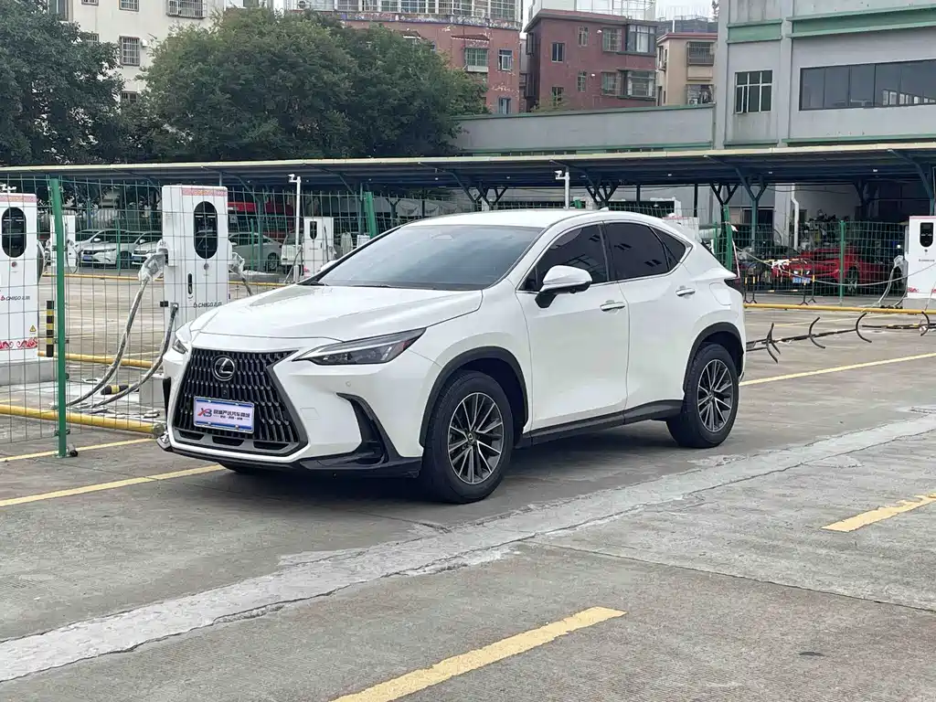 Купить Lexus NX