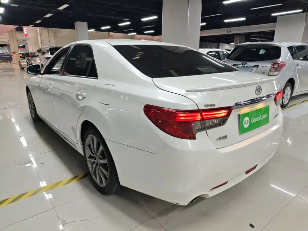Toyota Reiz — миниатюра 5