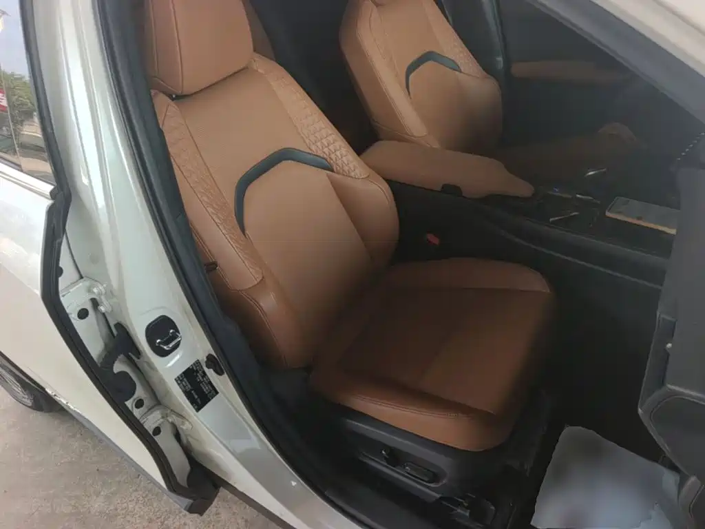 Lexus UX New Energy — миниатюра 25