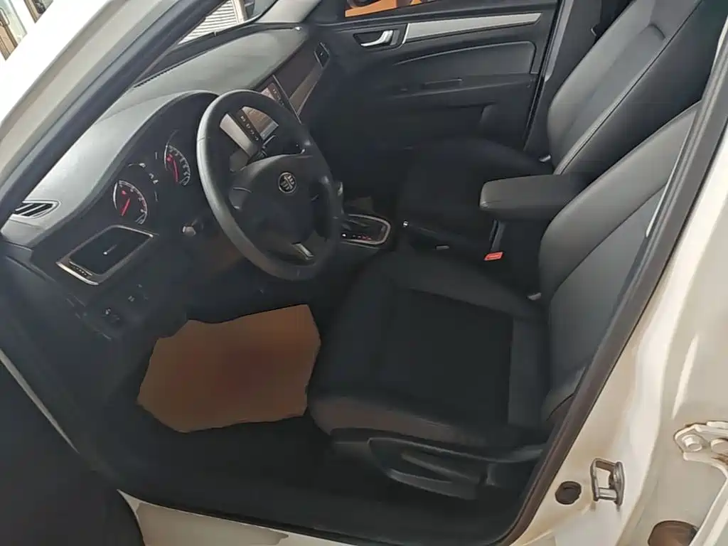 Bestune B30 — миниатюра 15