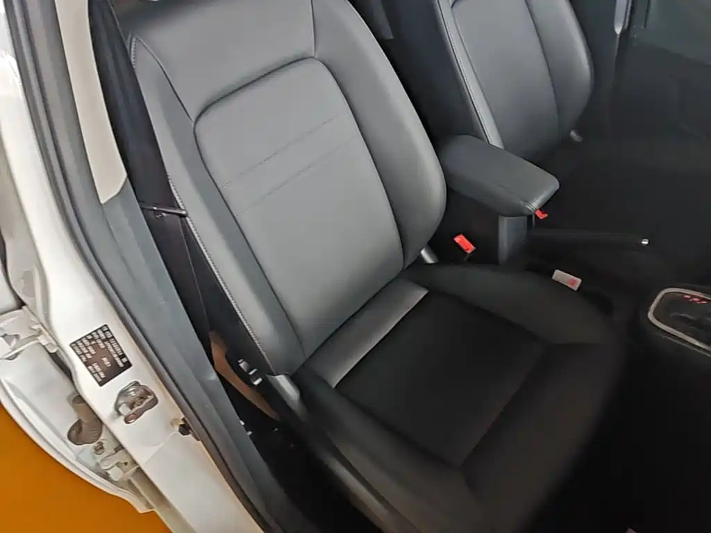 Bestune B30 — миниатюра 25